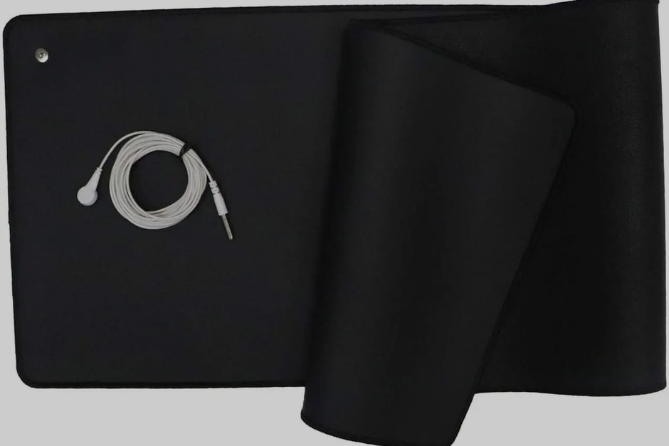 Real black grounding mat product photo with cord